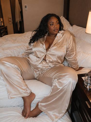 Auvirelle sleepwear & intimates study 8